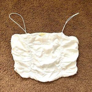 Woman’s white crop tank top